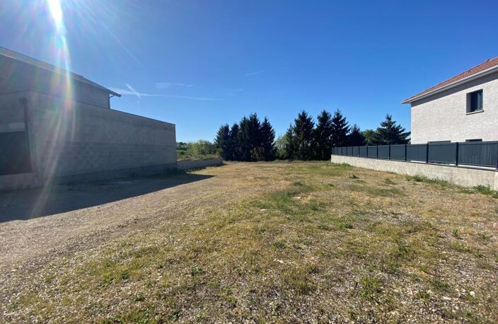 Terrain constructible et viabilisé — photo 4