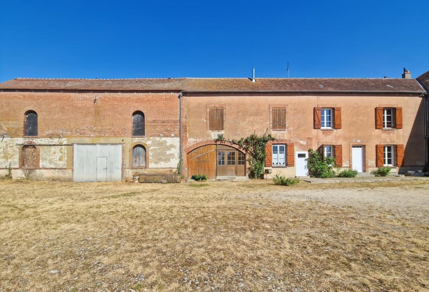 Maison ancienne à fort potentiel – Centre-bourg dynamique 🏘️ — photo 1