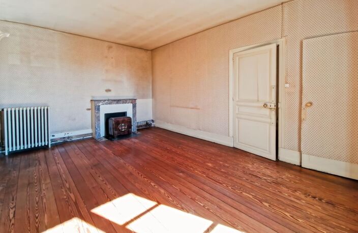 Maison ancienne à fort potentiel – Centre-bourg dynamique 🏘️ — photo 2