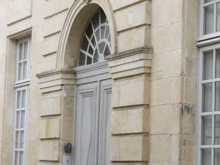 Beau T3 dans immeuble de caractère hyper centre — photo 1