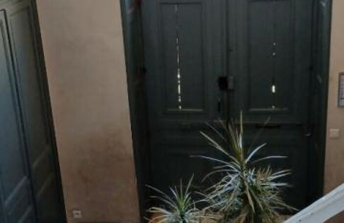 Beau T3 dans immeuble de caractère hyper centre — photo 2