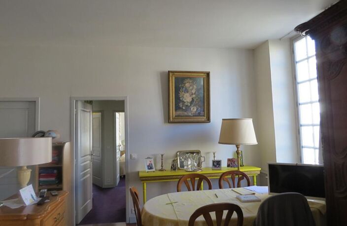 Beau T3 dans immeuble de caractère hyper centre — photo 3