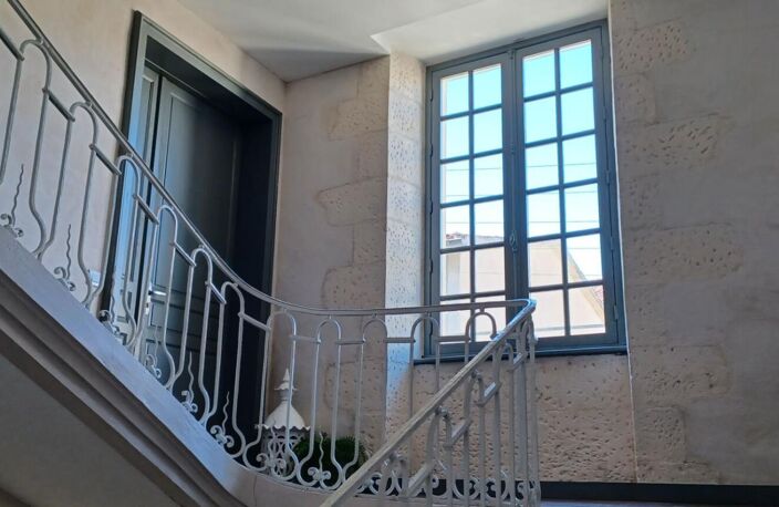 Beau T3 dans immeuble de caractère hyper centre — photo 4