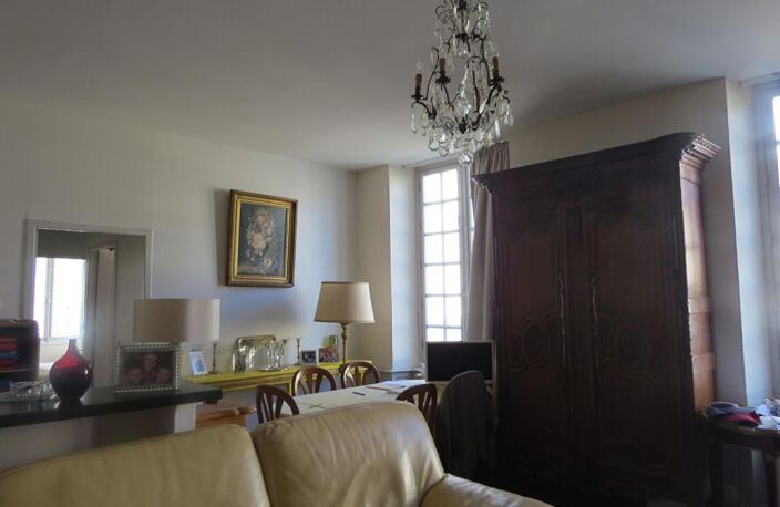 Beau T3 dans immeuble de caractère hyper centre — photo 5