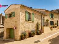 UZES : A 5 minutes d'Uzès, magnifique maison en pierre rénovée avec terrasse tropézienne, 3 chambres, Grand séjour, et garage exceptionnel de 90 m² — photo 3