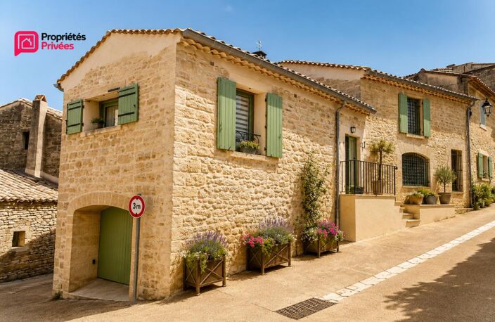 UZES : A 5 minutes d'Uzès, magnifique maison en pierre rénovée avec terrasse tropézienne, 3 chambres, Grand séjour, et garage exceptionnel de 90 m² — photo 3