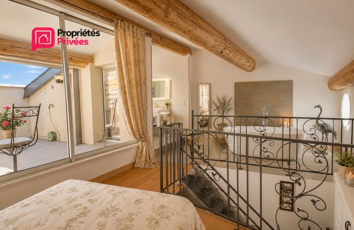 UZES : A 5 minutes d'Uzès, magnifique maison en pierre rénovée avec terrasse tropézienne, 3 chambres, Grand séjour, et garage exceptionnel de 90 m² — photo 5