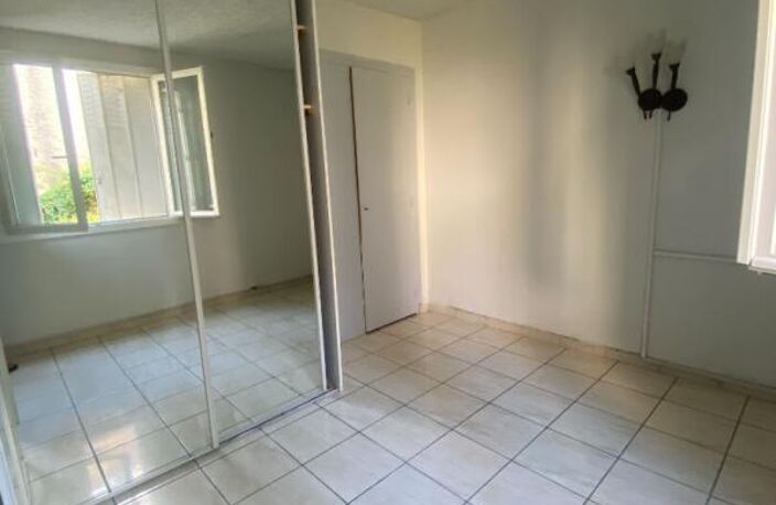 Immeuble Oloron Sainte Marie 2 appartements 2 Garages avec jardin — photo 2
