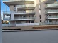 Appartement neuf de 45 m², livré en 2024 et jamais occupé, avec terrasse e11 m2, situé dans un quartier résidentiel récent à seulement 500 m du centre-ville de Lorient et à 4 minutes à pied de la gare TGV — photo 3