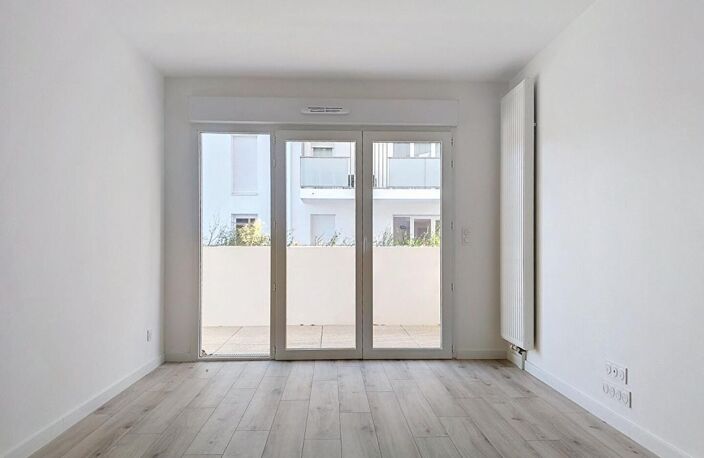 Appartement neuf de 45 m², livré en 2024 et jamais occupé, avec terrasse e11 m2, situé dans un quartier résidentiel récent à seulement 500 m du centre-ville de Lorient et à 4 minutes à pied de la gare TGV — photo 5