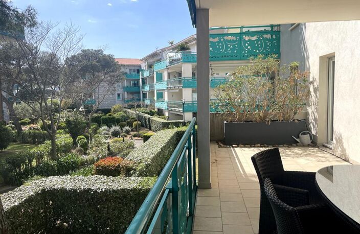 À VENDRE, Élégant F2 avec grande terrasse , Résidence de standing — photo 3