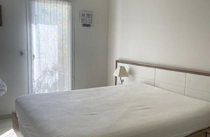 À VENDRE, Élégant F2 avec grande terrasse , Résidence de standing — photo 5