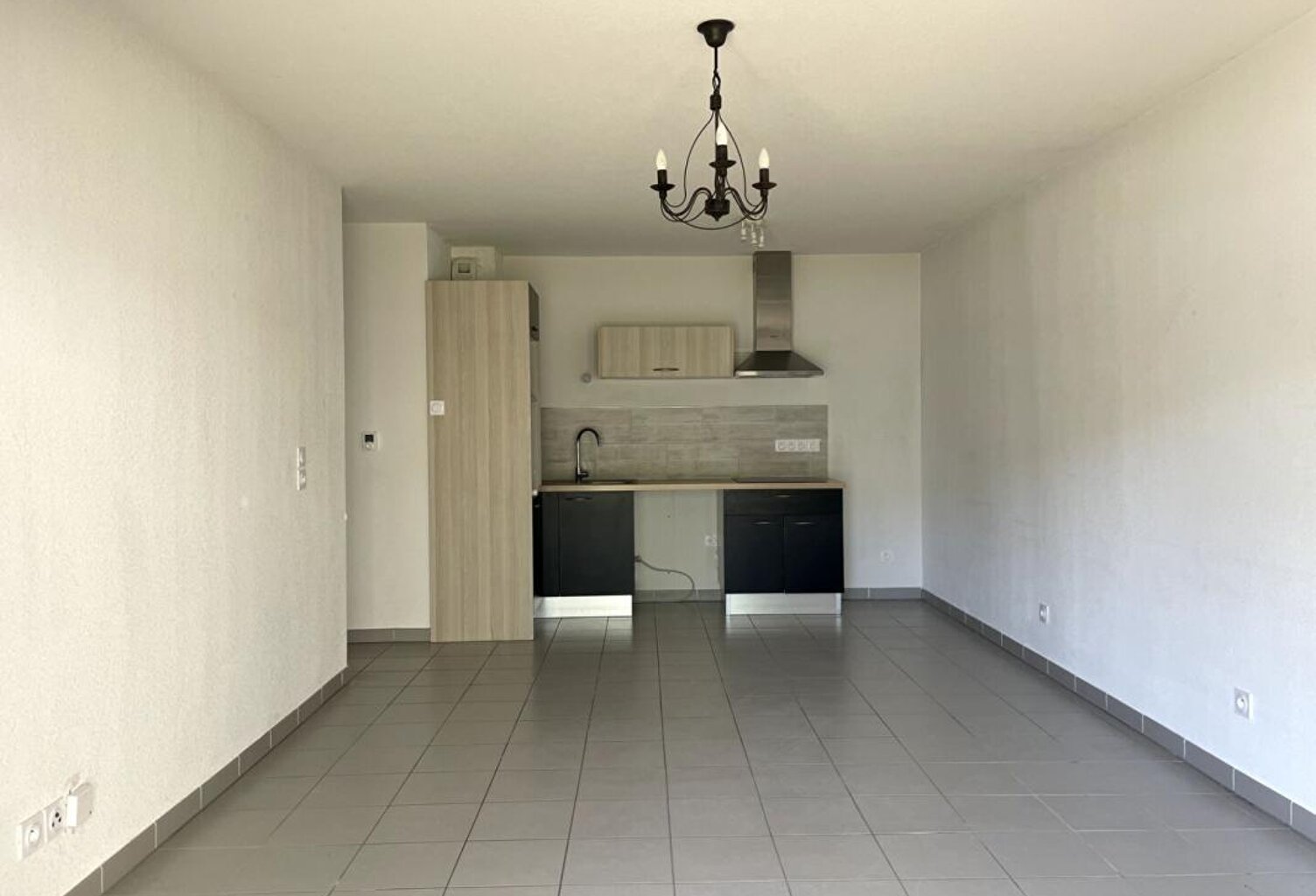 À VENDRE   Appartement T3 de plain-pied avec terrasse, parking privatif et climatisation — photo 1