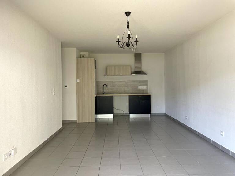 À VENDRE   Appartement T3 de plain-pied avec terrasse, parking privatif et climatisation — photo 1