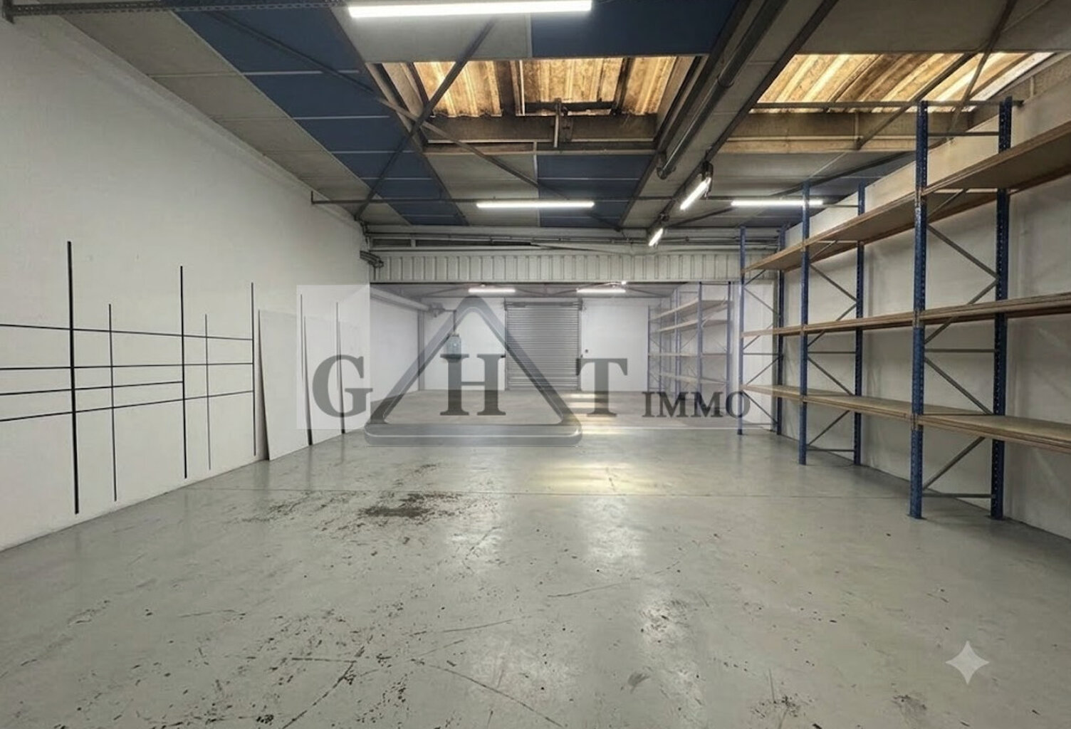 Local d'activités à vendre PANTIN 1300M2 — photo 1