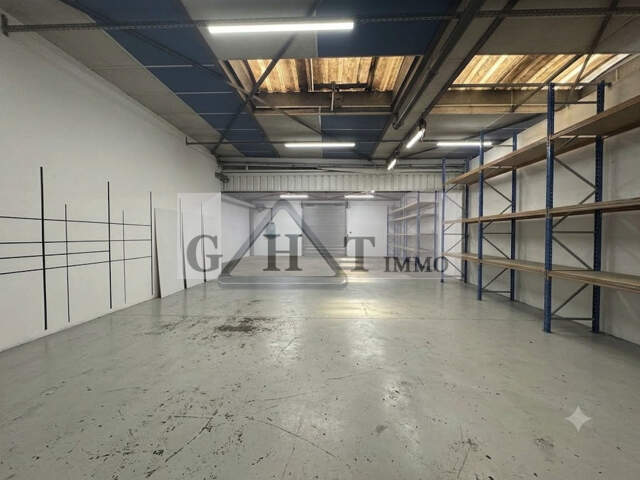 Local d'activités à vendre PANTIN 1300M2 — photo du bien