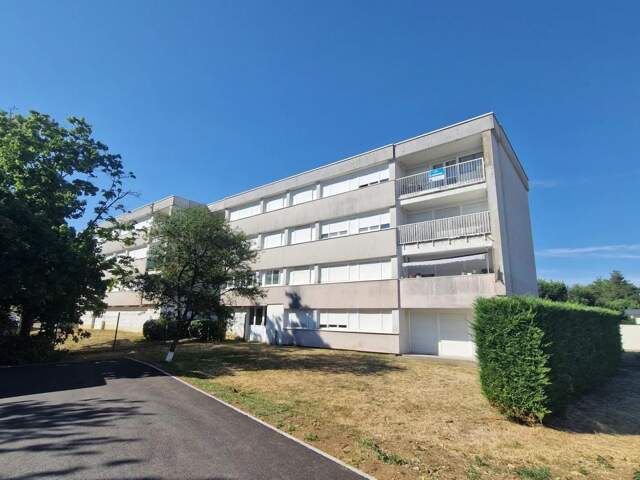 Appartement F5 de 93 M2 au 3ème et dernier étage — photo du bien