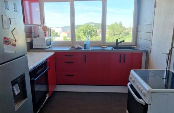 Appartement F5 de 93 M2 au 3ème et dernier étage — photo 3