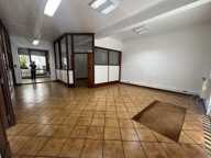 Immeuble de bureau 300m² à louer - Saint Denis — photo 2