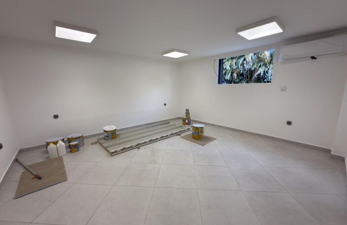 Bureau climatisé de 150 m² - Bras-Panon — photo 2