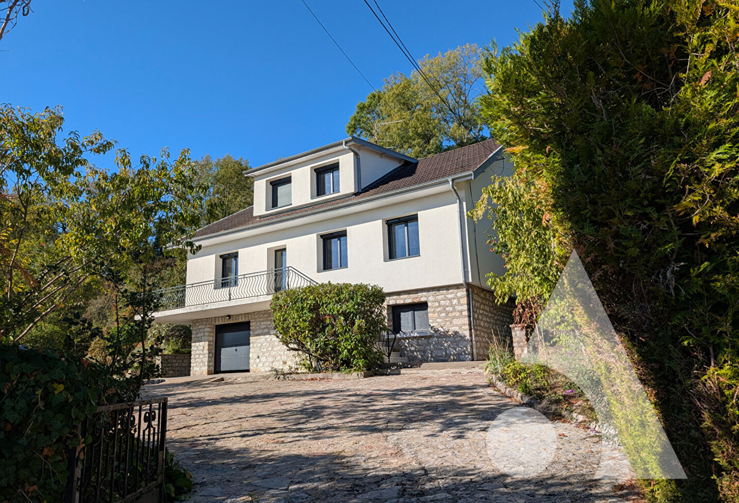 Maison DOLE 160m² - 5 chambres + Sous-sol — photo 1