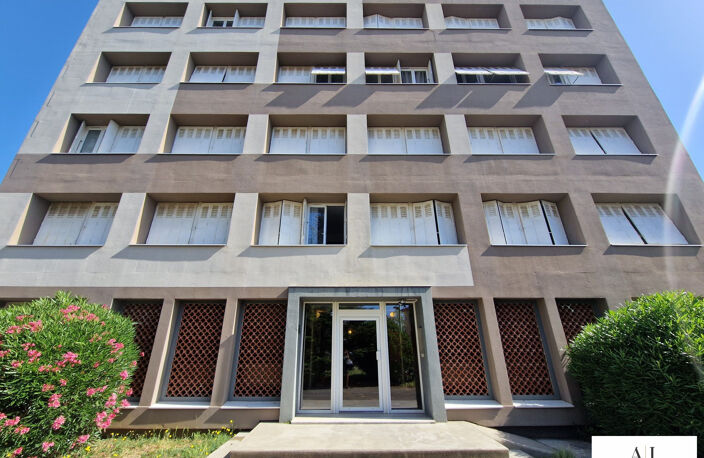 APPARTEMENT F4 AVEC TERRASSE FERMEE PARKING CAVE — photo 2