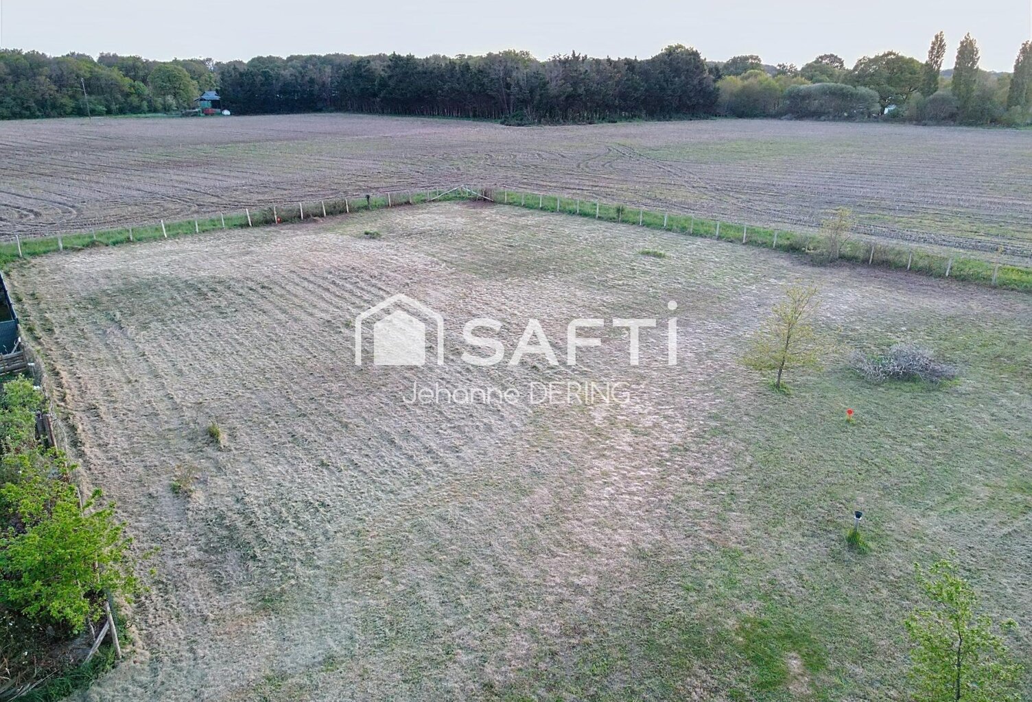 Au calme, terrain constructible de 1152m2 — photo 1