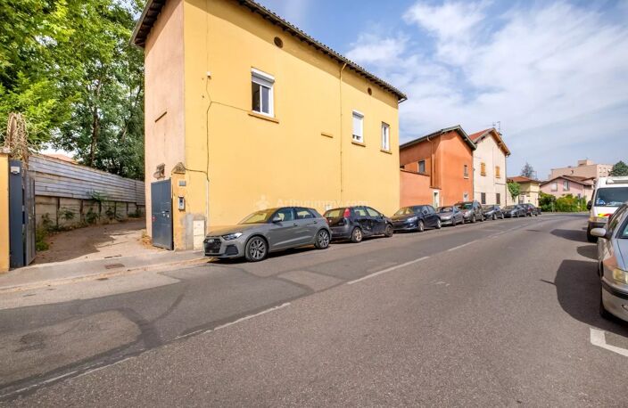 À vendre – Ensemble immobilier de 4 maisons sur une parcelle de 761 m² – Villeurbanne — photo 2
