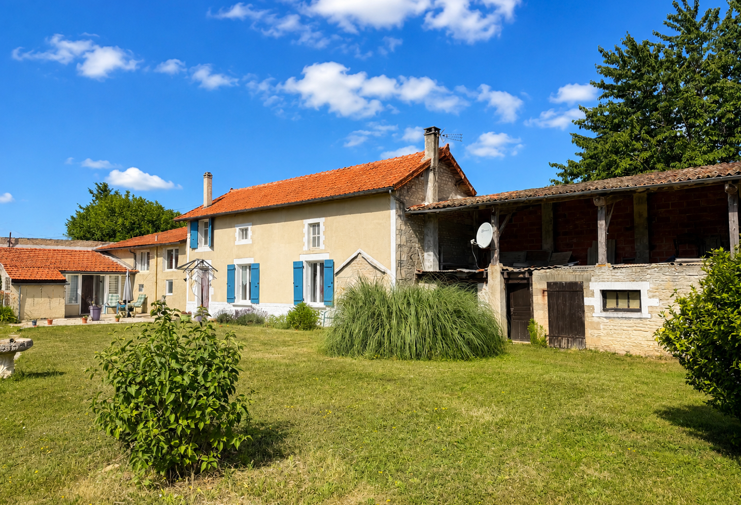 Maison de caractère à Bessé — photo 1
