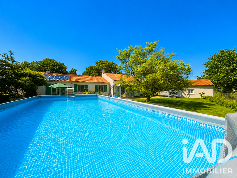 Vente Maison traditionnelle 9 pièces — photo 1