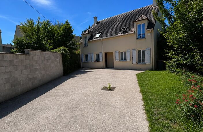Vente Maison/villa 8 pièces — photo 2