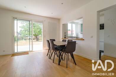 Maison 7 pièces 2400 €