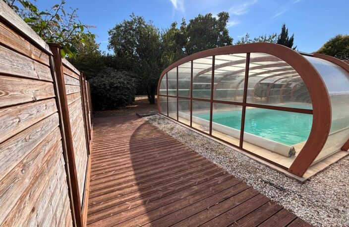Maison familiale 217 m² de plain-pied – 5 chambres – piscine – terrain 1 845 m² – Antran — photo 4