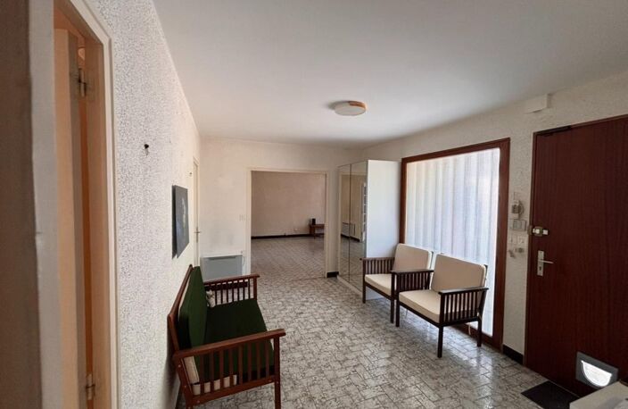 Maison familiale 217 m² de plain-pied – 5 chambres – piscine – terrain 1 845 m² – Antran — photo 5