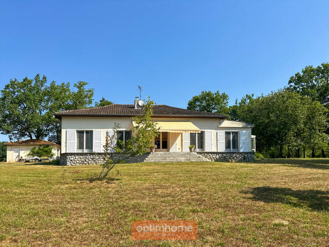 Maison rénovée pleine de charme et de caractère sur son parc boisé d'environ 3 hectares — photo du bien