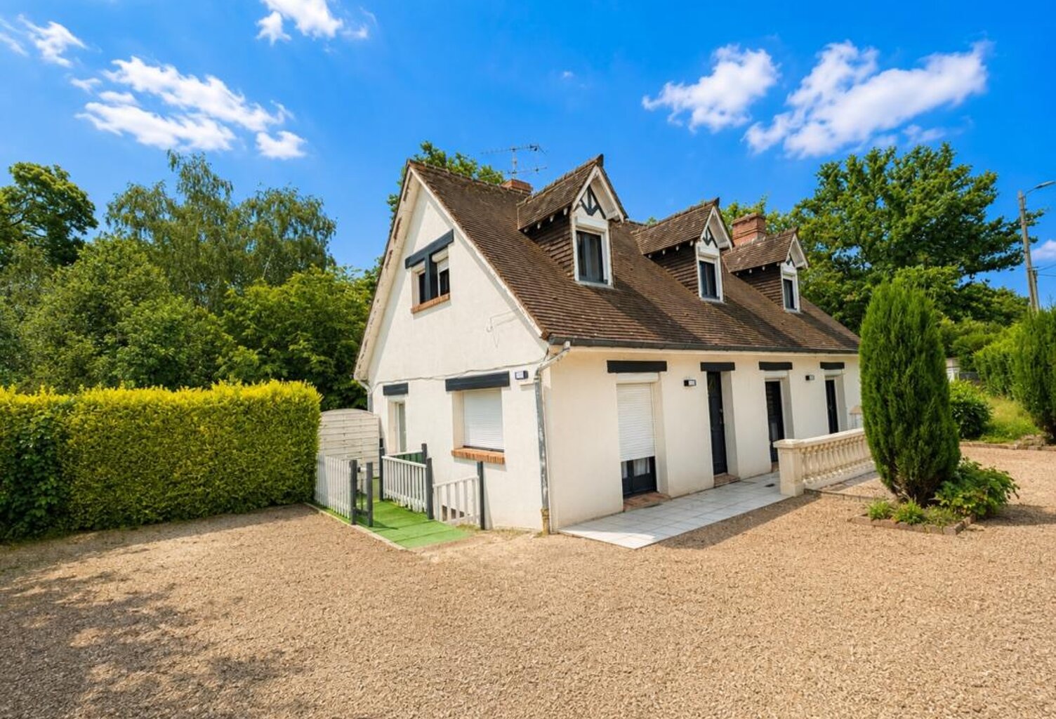 Propriété de rapport - cinq appartements loués meublés - rentabilité 8,6 % - Bernay — photo 1