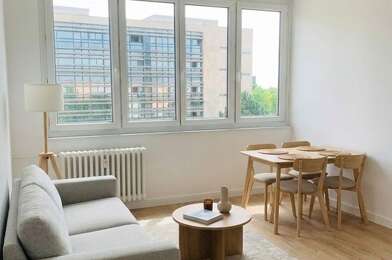 Appartement 4 pièces 990 €