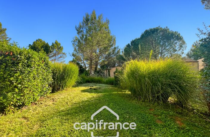 Charmant Bastidon dans le Domaine du Golf de Pont Royal, 45 m2 habitable, ravalé, avec jardin privatif, élevé d'un étage, 2 chambres,  terrasse, calme et nature — photo 2