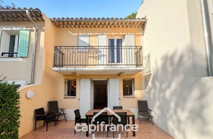 Charmant Bastidon dans le Domaine du Golf de Pont Royal, 45 m2 habitable, ravalé, avec jardin privatif, élevé d'un étage, 2 chambres,  terrasse, calme et nature — photo 4