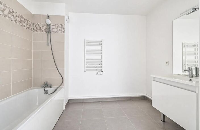 T3 73m² neuf – terrasse – double parking couvert — photo 4