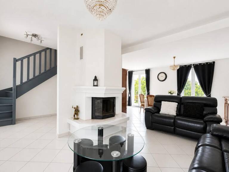Maison de 8 pièces de 140 m² à Neuilly-en-Thelle — photo 1