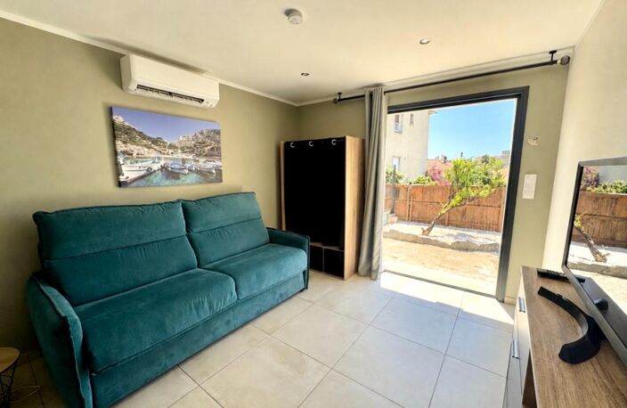 Studio rénové avec terrasse à vendre-  Proche Plage et centre-ville du Lavandou — photo 2