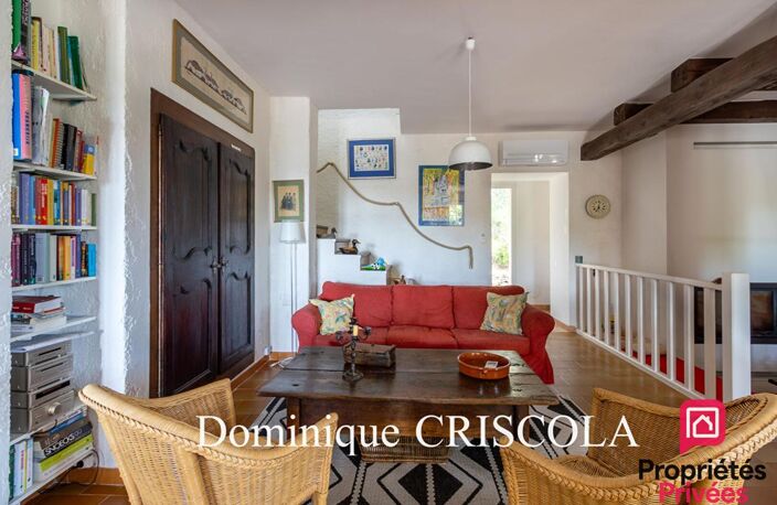 Rare propriété avec vue panoramique dans quartier recherché — photo 5