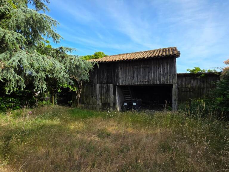 Grange sur terrain de 274m² Lacanau centre ville — photo 1