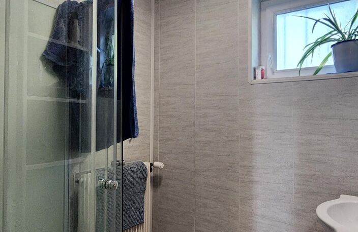 Maison T4+1, DPE A, terrain sans entretien et deux chambres de plain-pied : tous les atouts pour simplifier votre quotidien proche des commodités — photo 5