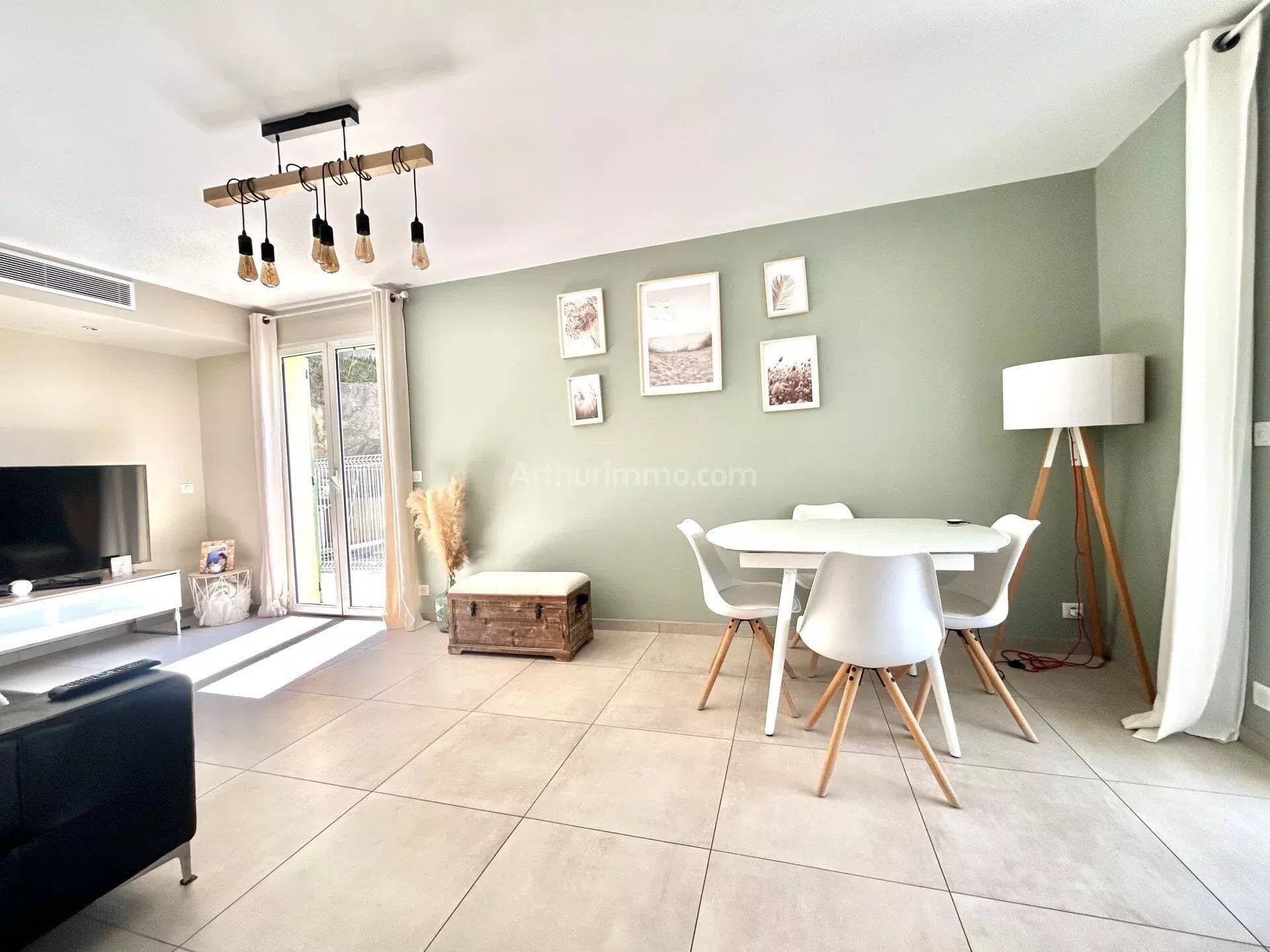Maison 4 pièces 107 m² · à Villeneuve-Loubet · 107 m² · 710 000 €