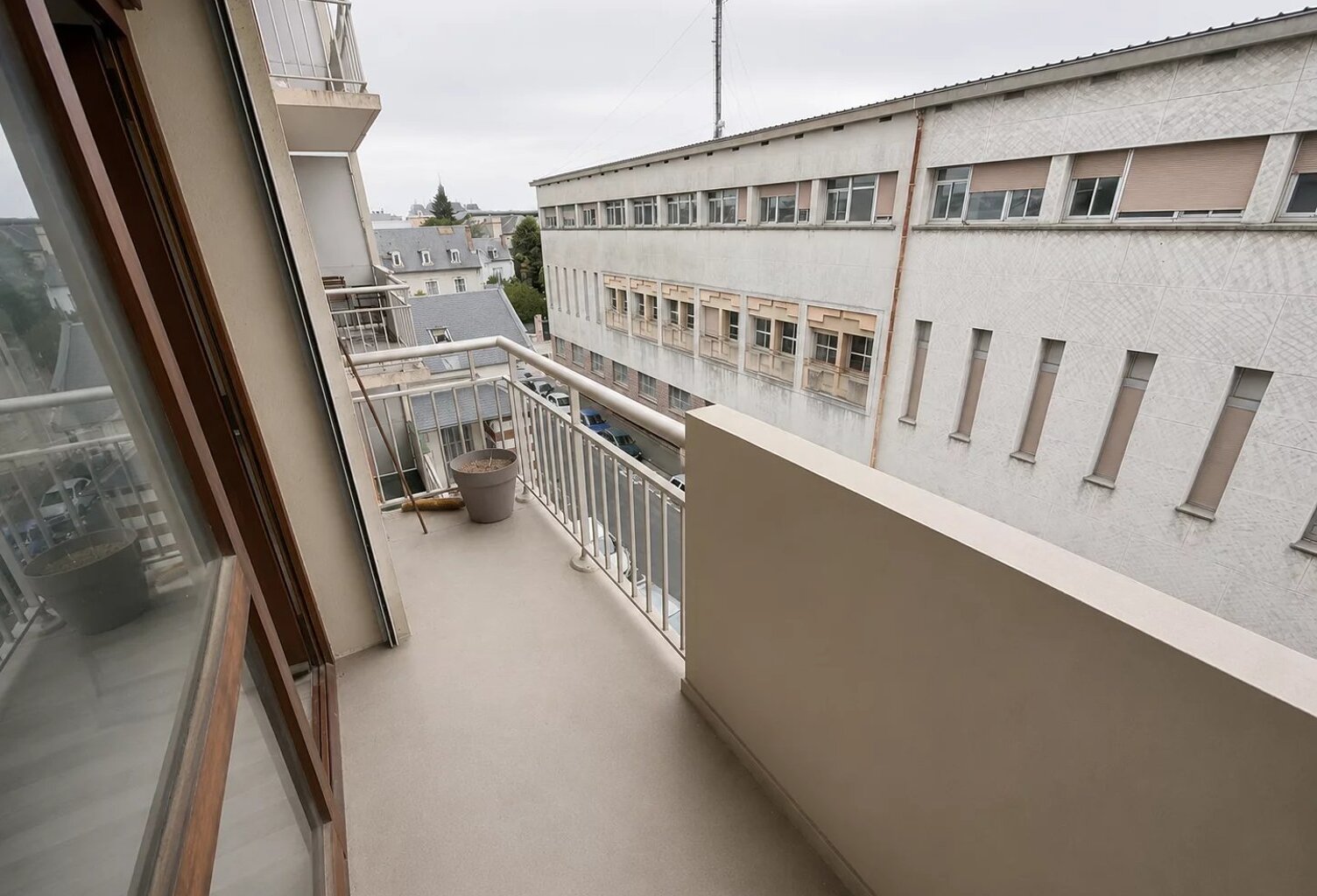 À VENDRE – BEL APPARTEMENT T2 DE 54,74 M² – CENTRE-VILLE DE TARBES — photo 1