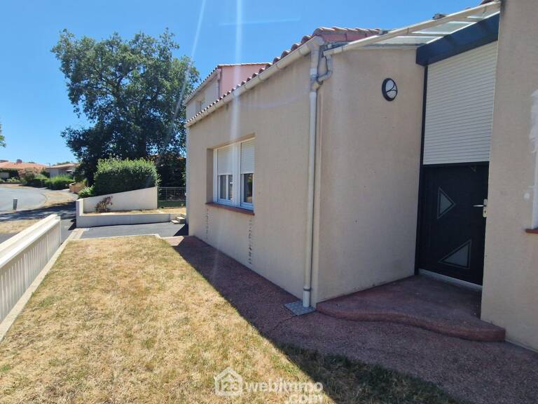 Maison - 134m² - La Roche-sur-Yon — photo 1