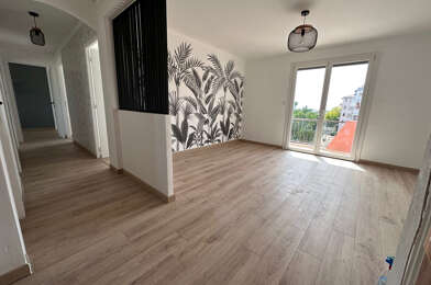Appartement 5 pièces 904 €