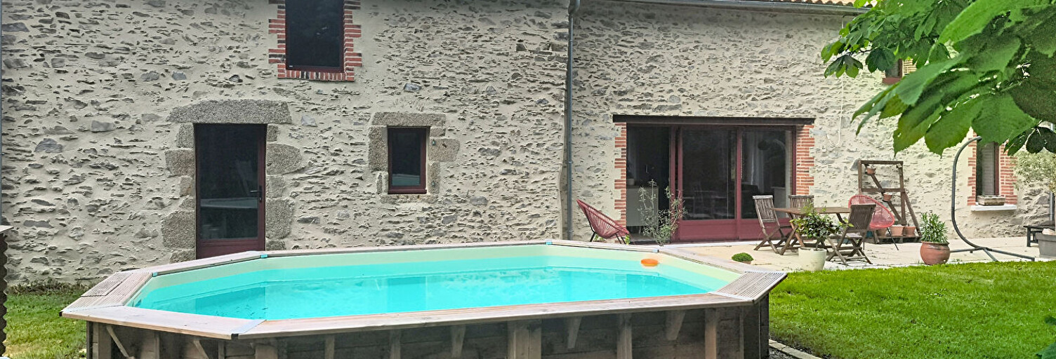 Maison 6 Pièces 142 m² à vendre à Les Brouzils (85260)